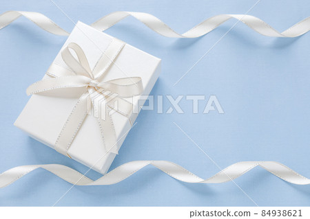 White gift box light blue 84938621
