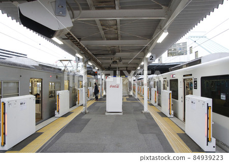 [JK] Chikuhi Line 103 series and 305 series (Chikuzen-Maebaru Station) 84939223