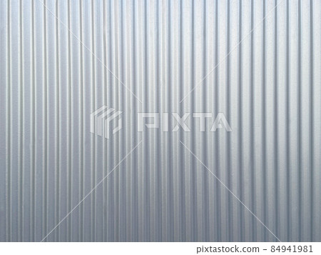 塗有銀色金屬的鍍鋅鐵瓦楞板表面的背景圖像 84941981