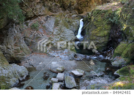 Iwayagawa Valley Kotaki End of Autumn (Niyodogawa Town, Kochi Prefecture) 84942481