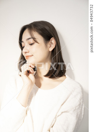 簡單的女性肖像 簡單的女性肖像 84943732