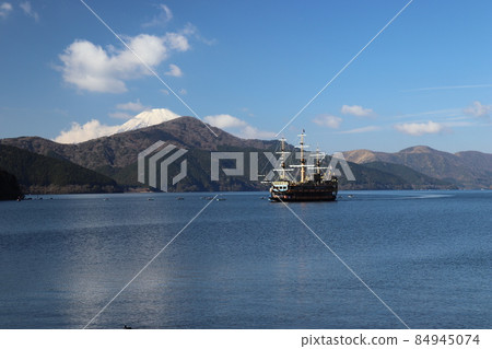 Fuji seen from Lake Ashi 2 84945074