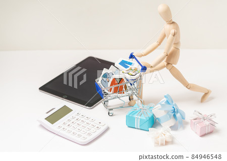 Image of revenge consumption online shopping 84946548