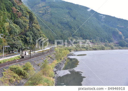Scenery from the suspension bridge in Shiogou (Kawanehon Town, Shizuoka Prefecture) Scenery from the suspension bridge in Shiogou (Kawanehon Town, Shizuoka Prefecture) 84946918