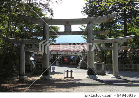 Mitsumine Shrine: Mitsu Torii (Chichibu City, Saitama Prefecture) Mitsumine Shrine: Mitsu Torii (Chichibu City, Saitama Prefecture) 84946939