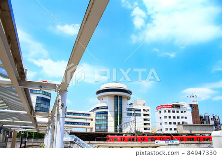 車站前的火車和百貨公司的風景，在豐田市名鐵豐田田站下了 84947330