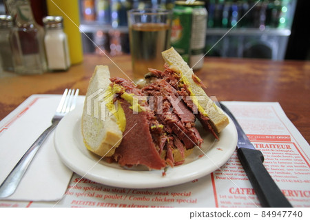 The bread and the meat The bread and the meat 84947740