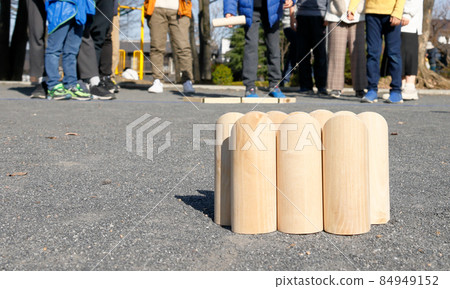 莫爾基(Mölkky),傳統的芬蘭運動 莫爾基(Mölkky),傳統的芬蘭運動 84949152