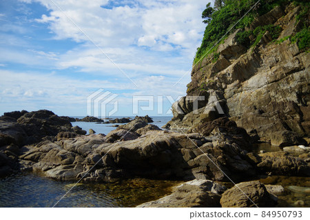 丹後半島的火成岩、安山岩、日本海美麗的岩石區 84950793