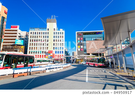 Scenery in front of Chofu Station, Tokyo 84950917