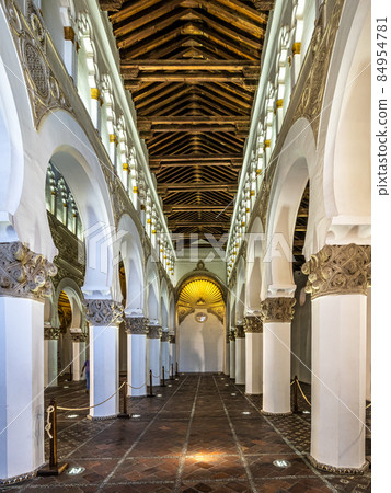 White arches at Ancient Sinagoga de Santa Maria La Blanca, Synagogue in Toledo, Spain 84954781