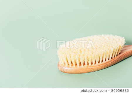 Wooden body brush with natural bristles for dry brushing Wooden body brush with natural bristles for dry brushing 84956883