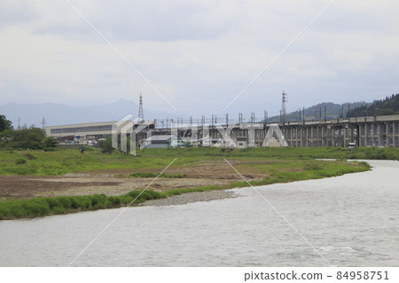 Uono River (viewing upstream from Sakae Bridge) 84958751