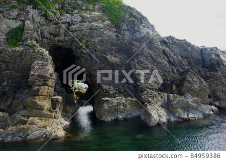 丹後半島海洞安山岩陽光日本海 84959386