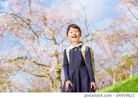 小學一年級女生 小學一年級女生 84959621