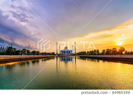 Beautiful landscape light with colorful sky  before sunset at The Central Mosque of Songkhla, Hat Yai, Songkhla, Thailand. Beautiful landscape light with colorful sky  before sunset at The Central Mosque of Songkhla, Hat Yai, Songkhla, Thailand. 84960399