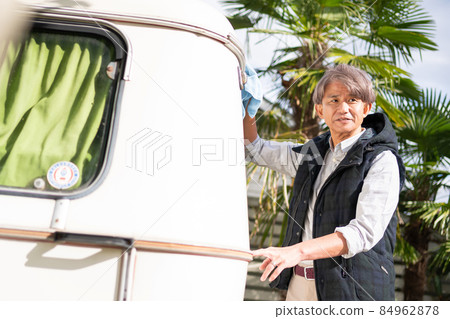 洗車老人 84962878
