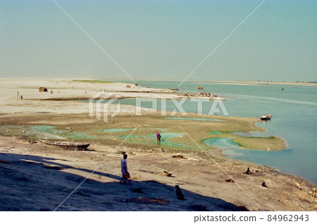 Ganges River-February 1997 (Patna / India) Ganges River-February 1997 (Patna / India) 84962943