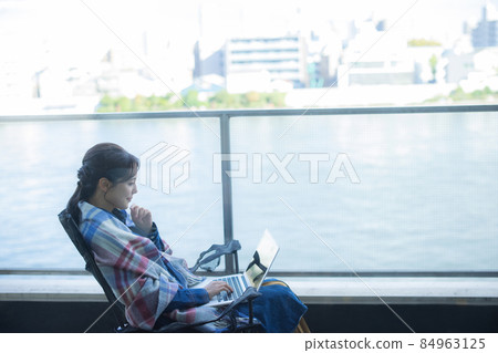 Balcony telework riverside 84963125