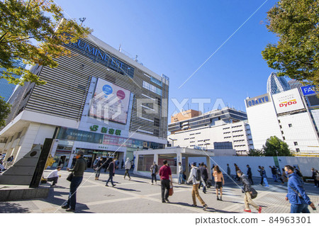 Sunny scenery in front of Shinjuku East Exit Station Sunny scenery in front of Shinjuku East Exit Station 84963301
