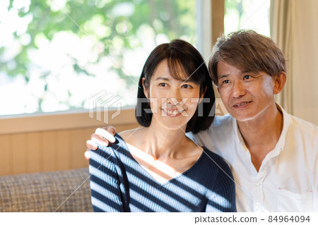 Senior couple living 84964094