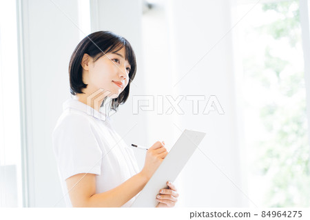 微笑的女護士 84964275