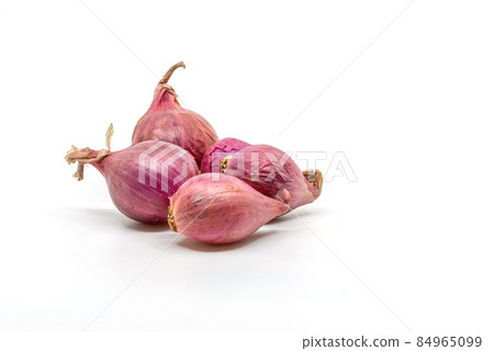 Close up a small group of organic shallot on white background, front view image shallots, or red onions 84965099