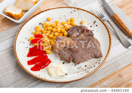 Popular dish of beef with chickpeas 84965190