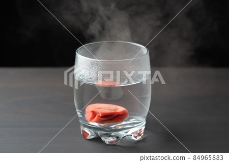 Shochu hot water split Shochu hot water split 84965883
