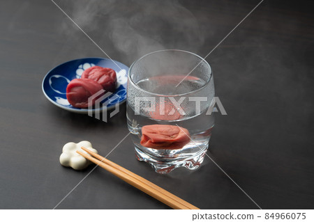 Shochu hot water split Shochu hot water split 84966075