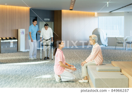 Caregiver care facility Photographing cooperation: LINK FOREST 84966287
