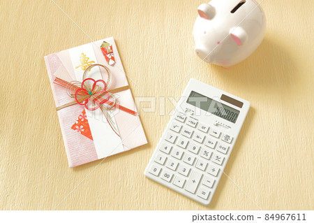 Gift bag, calculator (display 100000) and piggy bank Gift bag, calculator (display 100000) and piggy bank 84967611