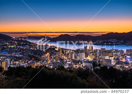 《長崎縣》日本三大夜景長崎夜景風頭公園 《長崎縣》日本三大夜景長崎夜景風頭公園 84970237