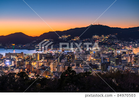 《長崎縣》日本三大夜景長崎夜景風頭公園 84970503