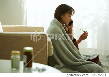 A young woman with poor physical condition 84975401