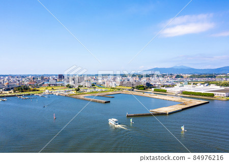Tsuchiura Port and Mt. Tsukuba (Tsuchiura City, Ibaraki Prefecture) Tsuchiura Port and Mt. Tsukuba (Tsuchiura City, Ibaraki Prefecture) 84976216