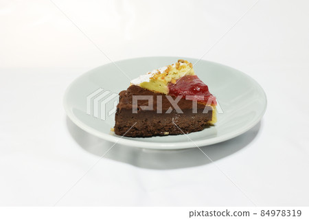 Strawberry and pistachio tart cake and gateau chocolate 84978319