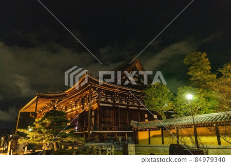 Konkai Komyoji Temple 燈火通明的御影堂 Konkai Komyoji Temple 燈火通明的御影堂 84979340