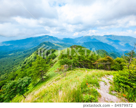 Shinshu Venus Line Chausuyama Climbing (Door Pass Course) View from the mountain trail toward Kurumayama Shinshu Venus Line Chausuyama Climbing (Door Pass Course) View from the mountain trail toward Kurumayama 84979972