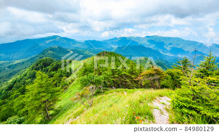 Shinshu Venus Line Chausuyama Climbing (Door Pass Course) View from the mountain trail toward Kurumayama Shinshu Venus Line Chausuyama Climbing (Door Pass Course) View from the mountain trail toward Kurumayama 84980129