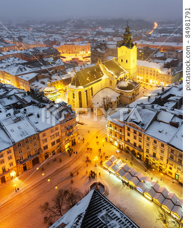 Gorgeus cityscape of winter Lviv city Gorgeus cityscape of winter Lviv city 84981791