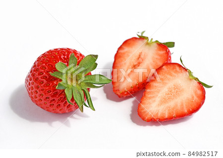 Strawberries Strawberries 84982517