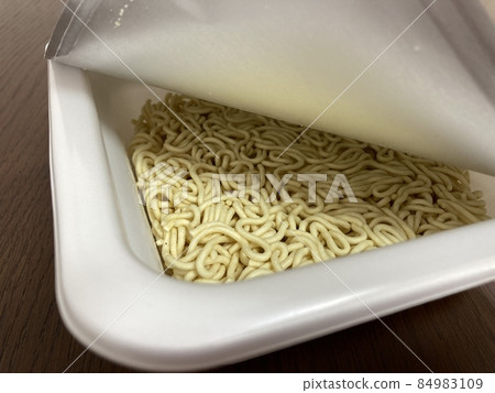 Cup fried noodles Cup fried noodles 84983109
