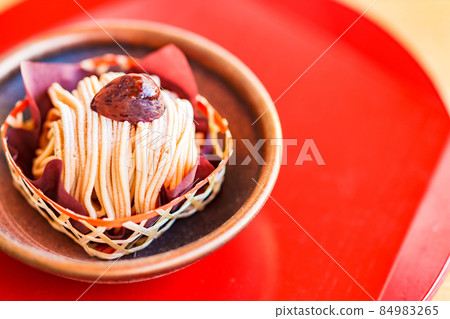 萬寶龍日式和服 [時令甜點圖片] 84983265