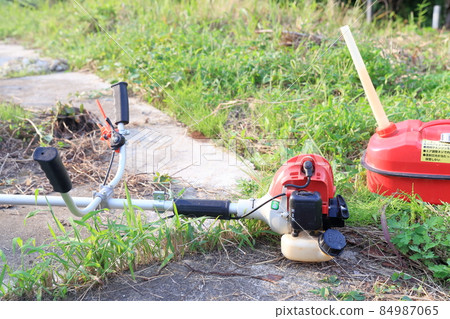 Mower and gasoline carrying can (engine-type mower, engine-type tipped saw type) 84987065