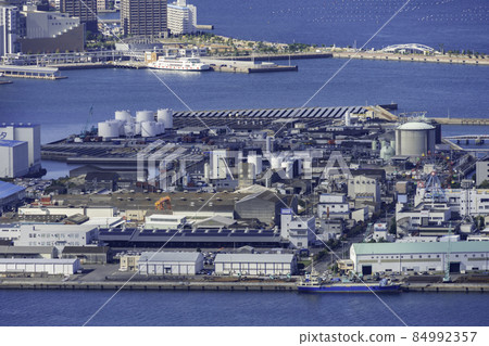 香川縣高松市高松港附近的高松市區 香川縣高松市高松港附近的高松市區 84992357
