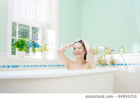 Bath time Bath time 84993250