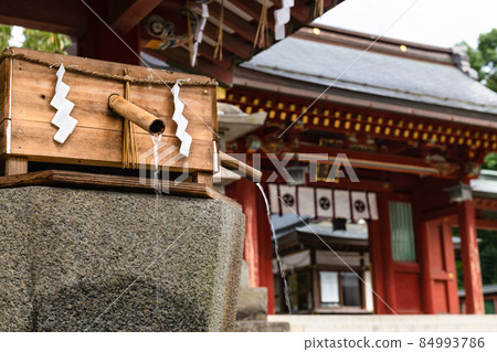 鹽灶神社的新日冕感染控制 chozuya 和 Karamon 鹽灶神社的新日冕感染控制 chozuya 和 Karamon 84993786