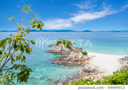 Koh Khai Nai, island at Phuket, Thailand. 84994913
