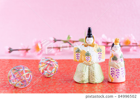 Hinamatsuri 站立的小雞和桃花 84996502